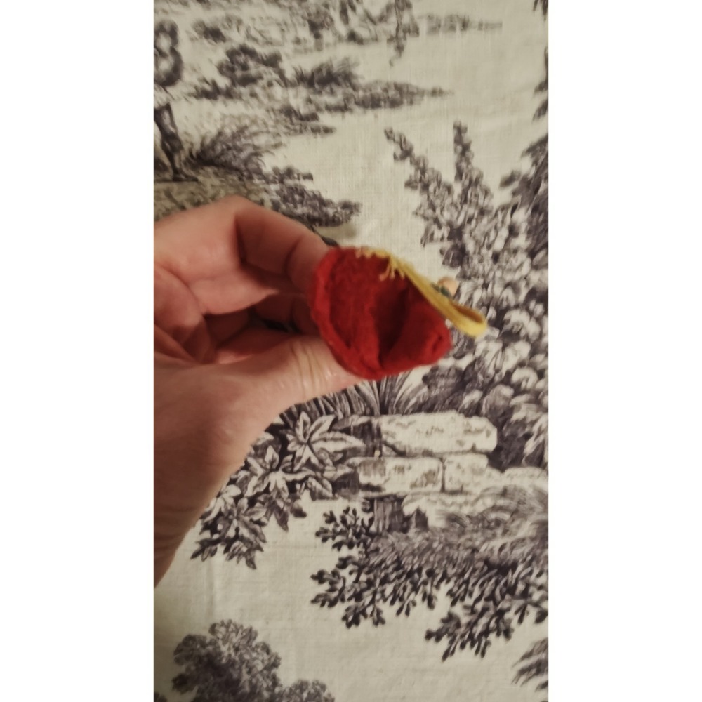 Mini MCM Souvenir Doll Boy In felt Hat - Picture 4 of 8